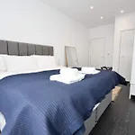 Compact & Convenient 1 Bed In *