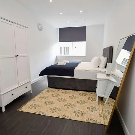 Compact & Convenient 1 Bed In Apartament