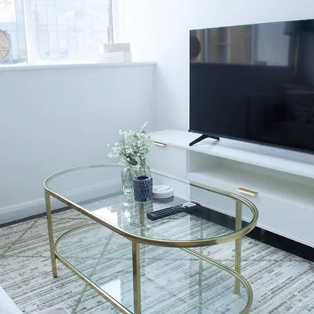 Compact & Convenient 1 Bed In *