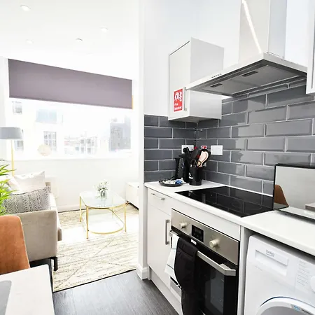 דירה Compact & Convenient 1 Bed In