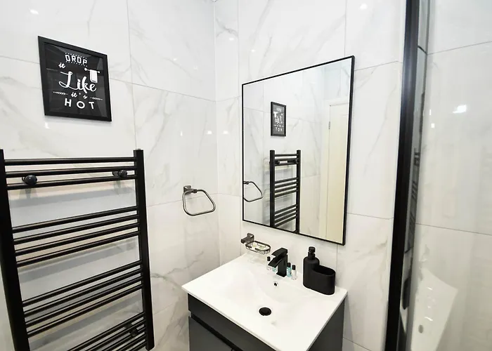 דירה Compact & Convenient 1 Bed In *