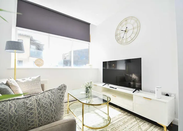 Compact & Convenient 1 Bed In * בראדפורד